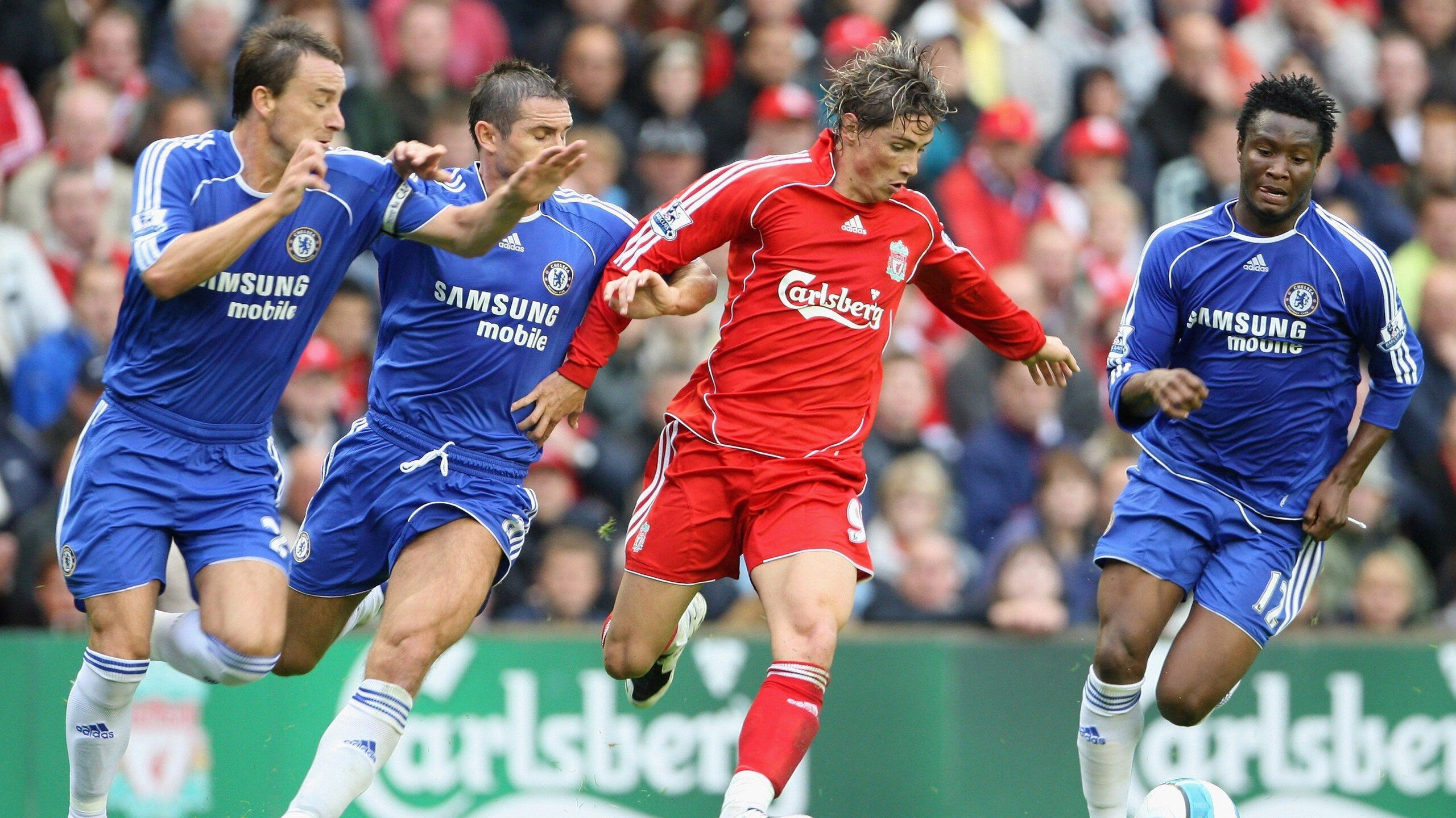 爱游戏体育入口-世界杯极限战：攻防战术中的经典瞬间，超级世界杯